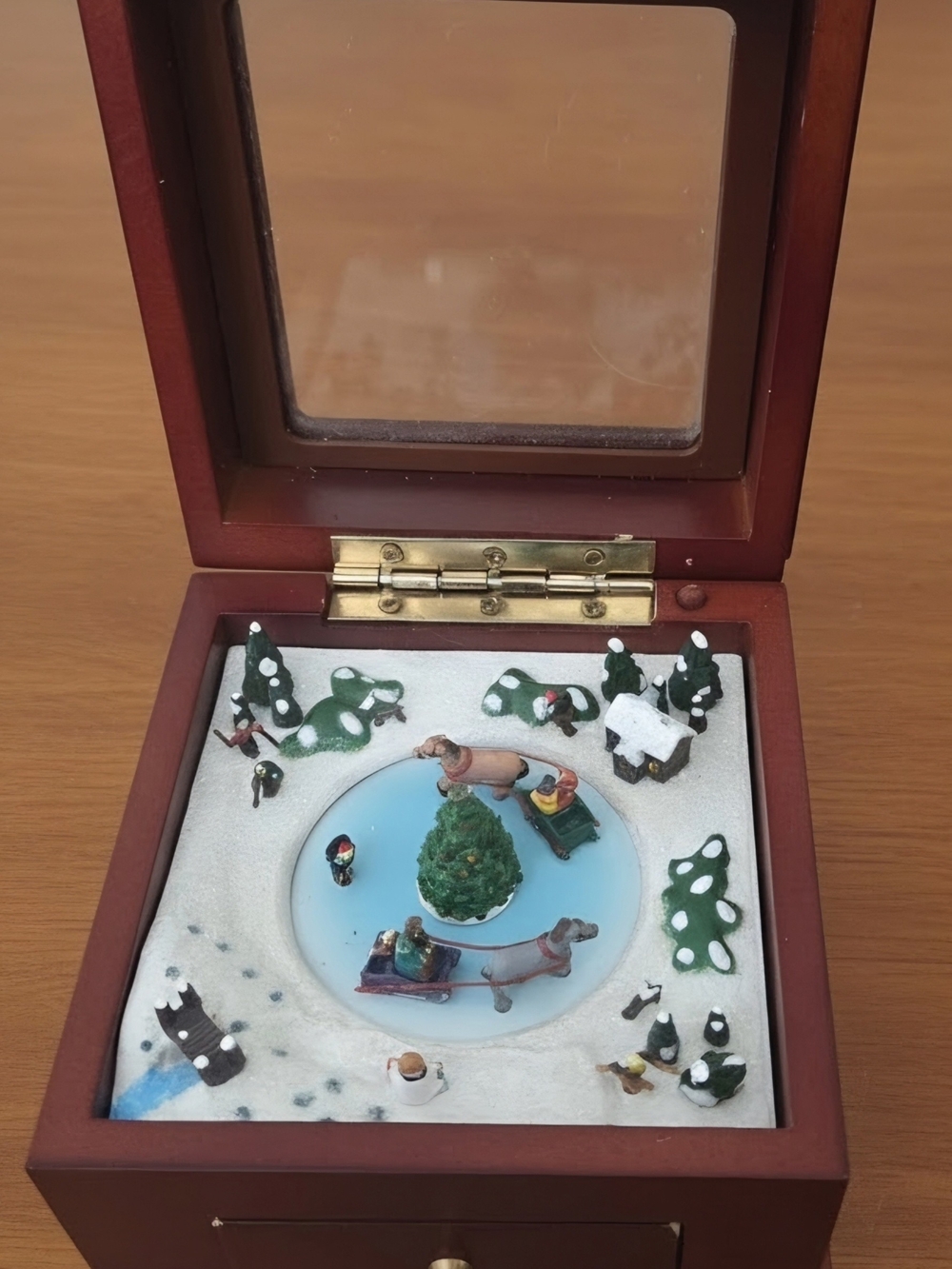 Vintage Mr. Christmas music box with movement & lights, ice skating ring